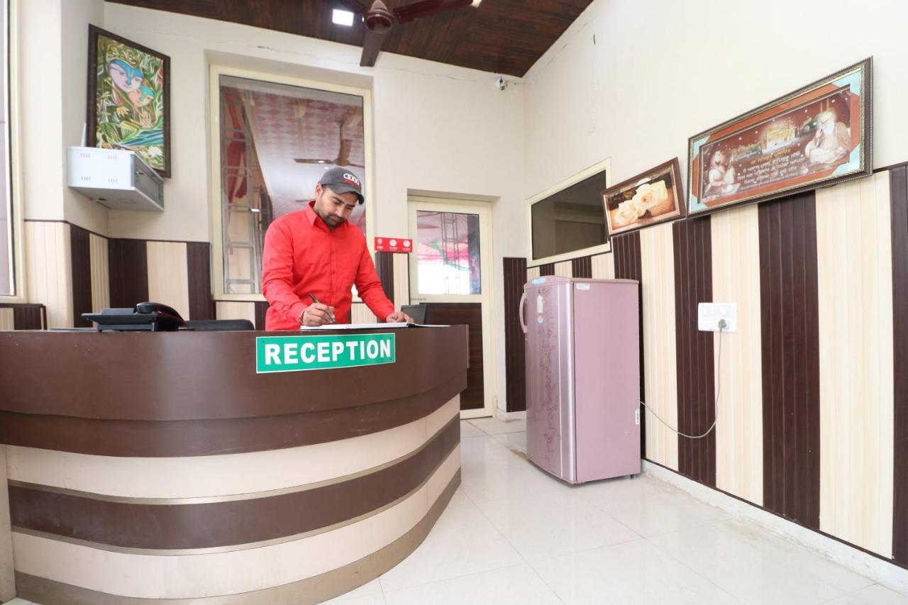 Oyo 28338 New Life Hotel Banur Ngoại thất bức ảnh